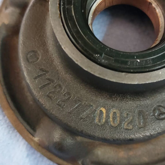 Mercedes Ölpumpe 1122770020 - Gehäuse mit Teilenummer