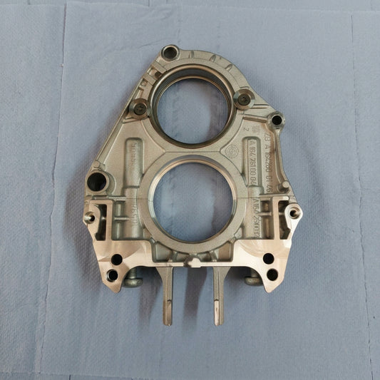 Mercedes Ölpumpen-Halter A1642600146 - Vorderseite